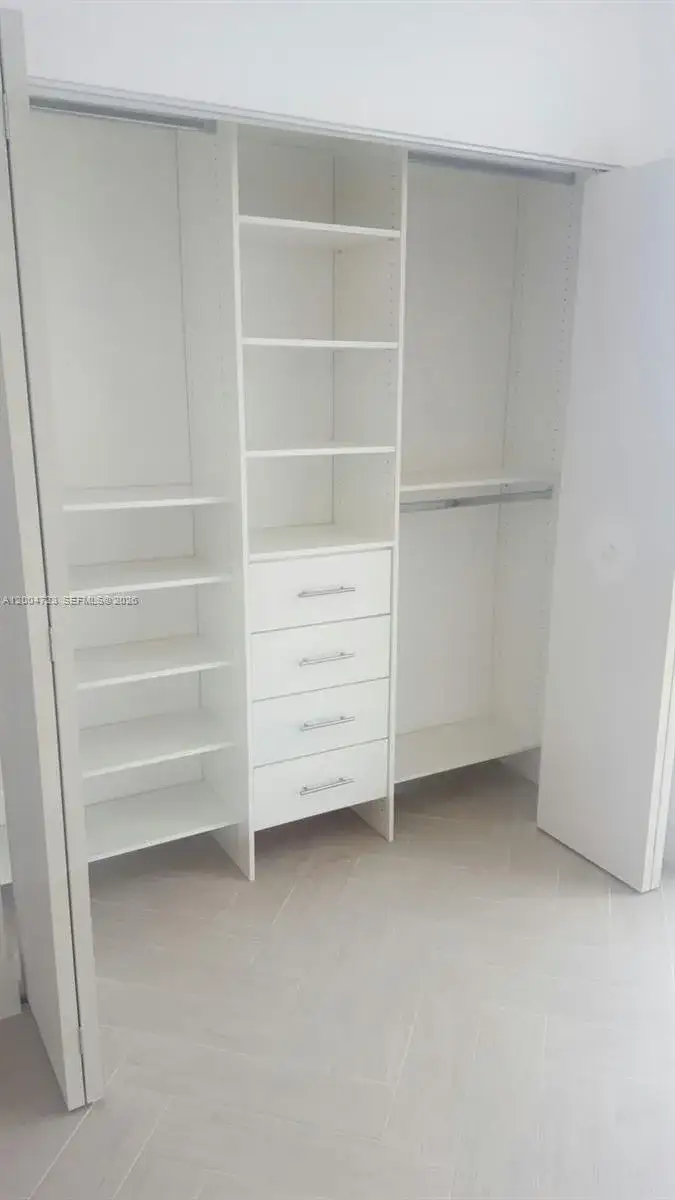 3 bedroom 2 bath Residential Lease for rent at 600 NE 27th St # 2705, Miami FL 33137