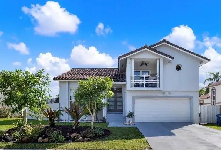 4 bedroom 3 bath Residential for sale at 16070 SW 89th Ave Rd, Palmetto Bay FL 33157