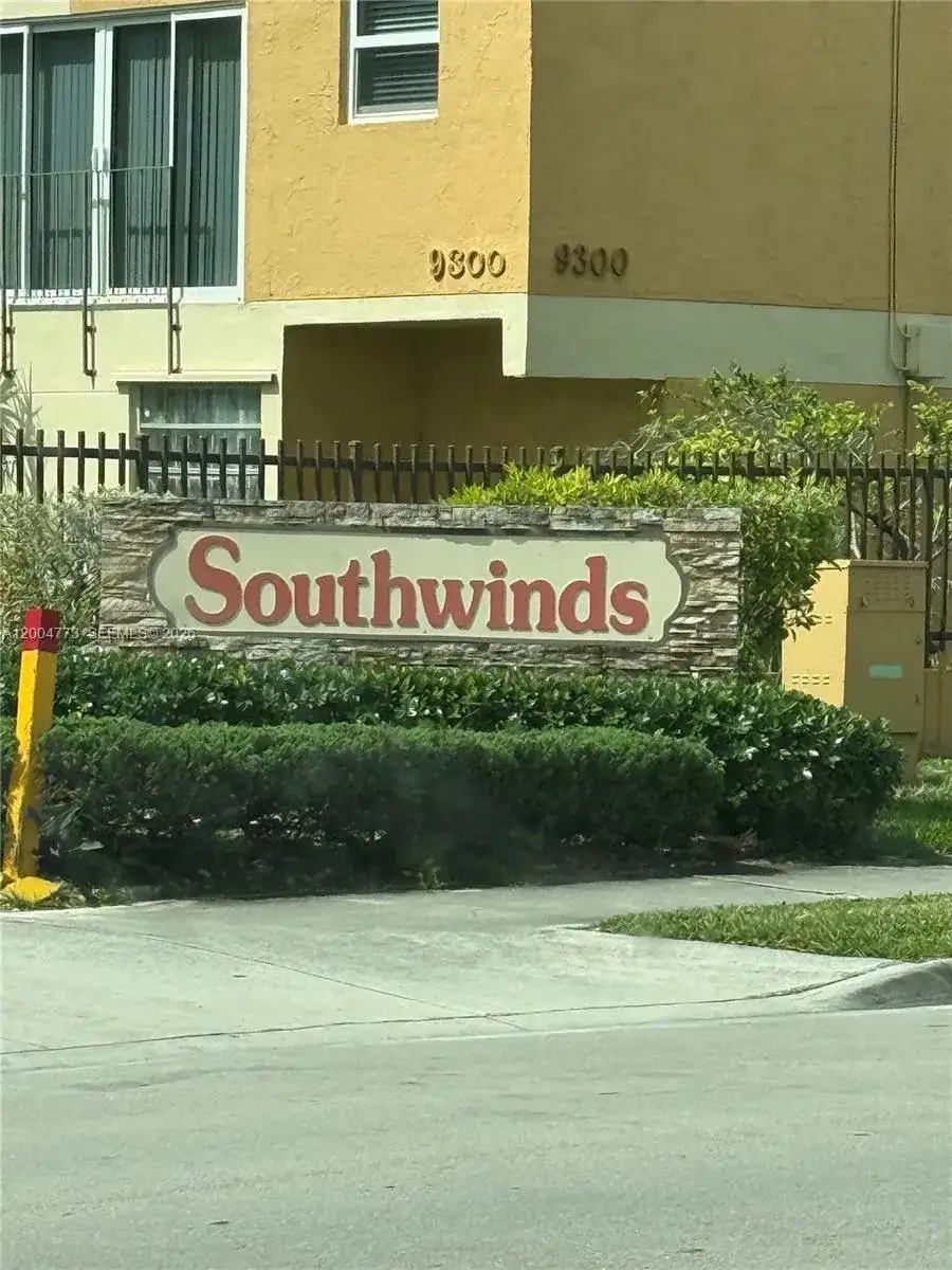 2 bedroom 1 bath Residential for sale at 9320 W Flagler St # 201D, Miami FL 33174