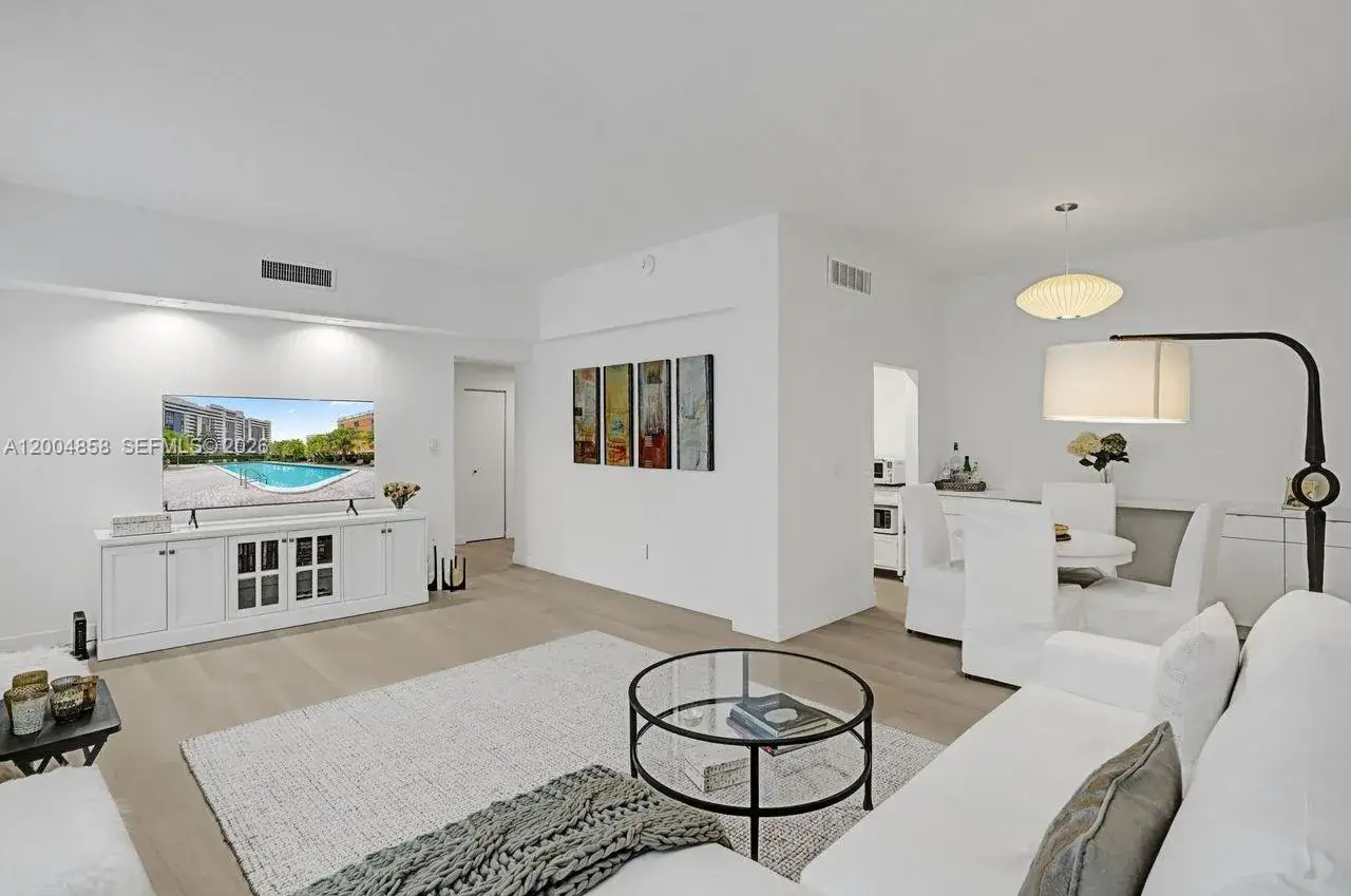 2 bedroom 2 bath Residential for sale at 625 Biltmore Way # 103, Coral Gables FL 33134