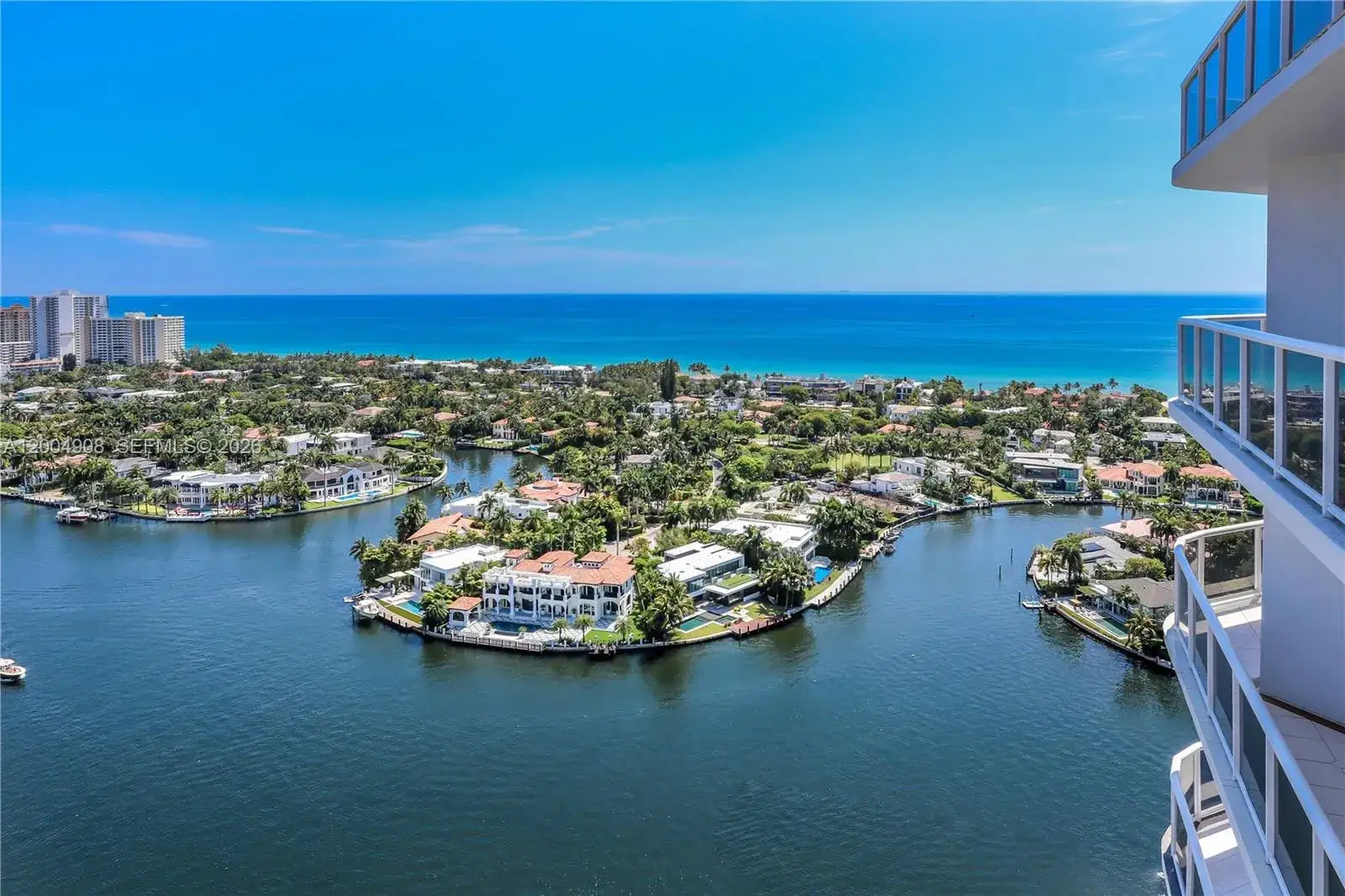 2 bedroom 2 bath Residential for sale at 3802 NE 207th St # 2604, Aventura FL 33180