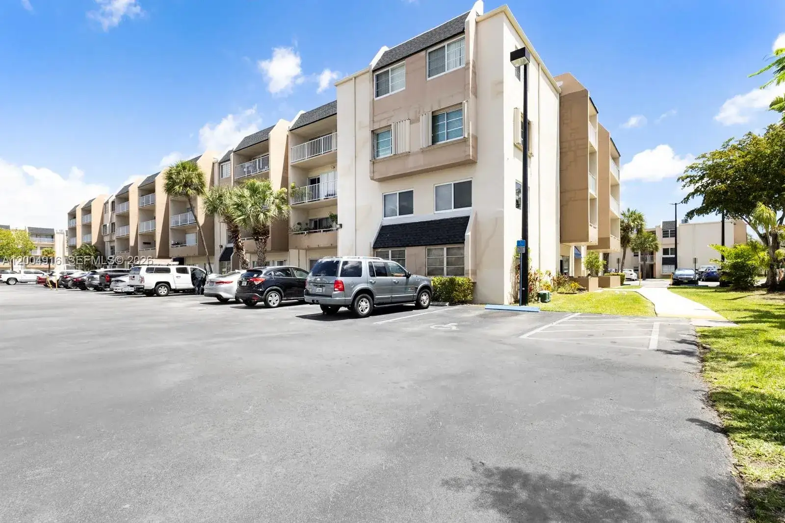 2 bedroom 2 bath Residential Lease for rent at 7747 SW 86th St # 205, Miami FL 33143