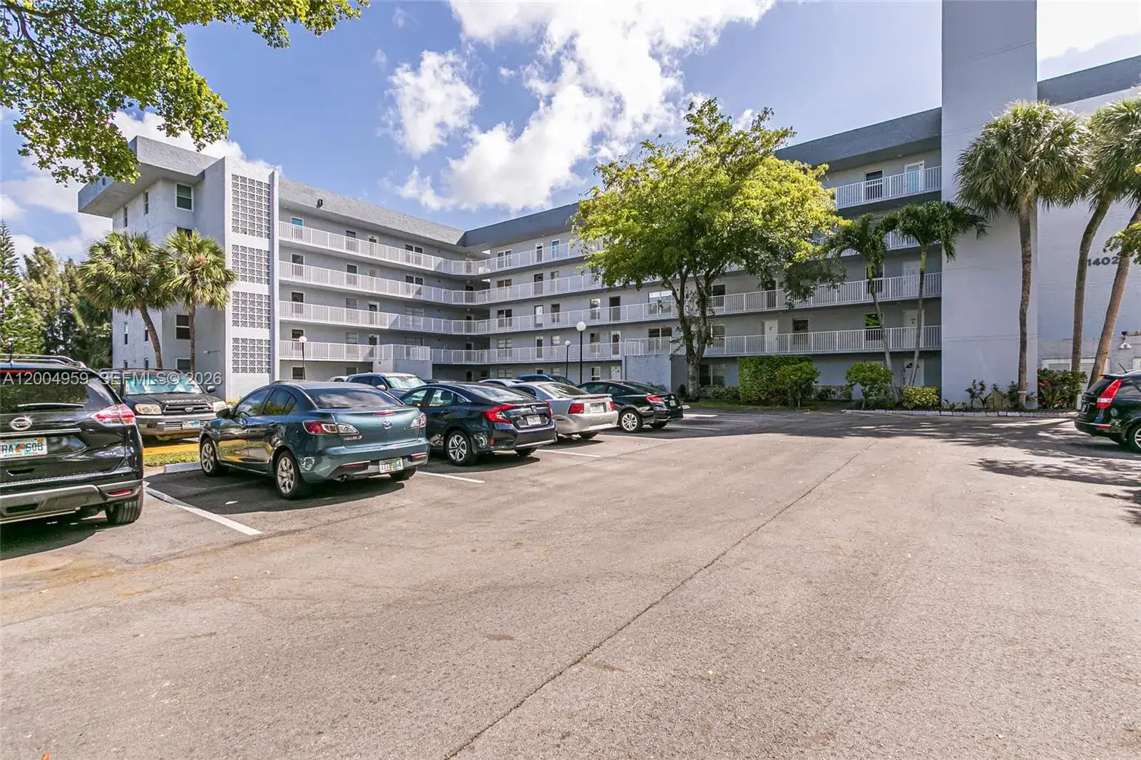 2 bedroom 2 bath Residential for sale at 1402 NW 80th Ave # 302, Margate FL 33063