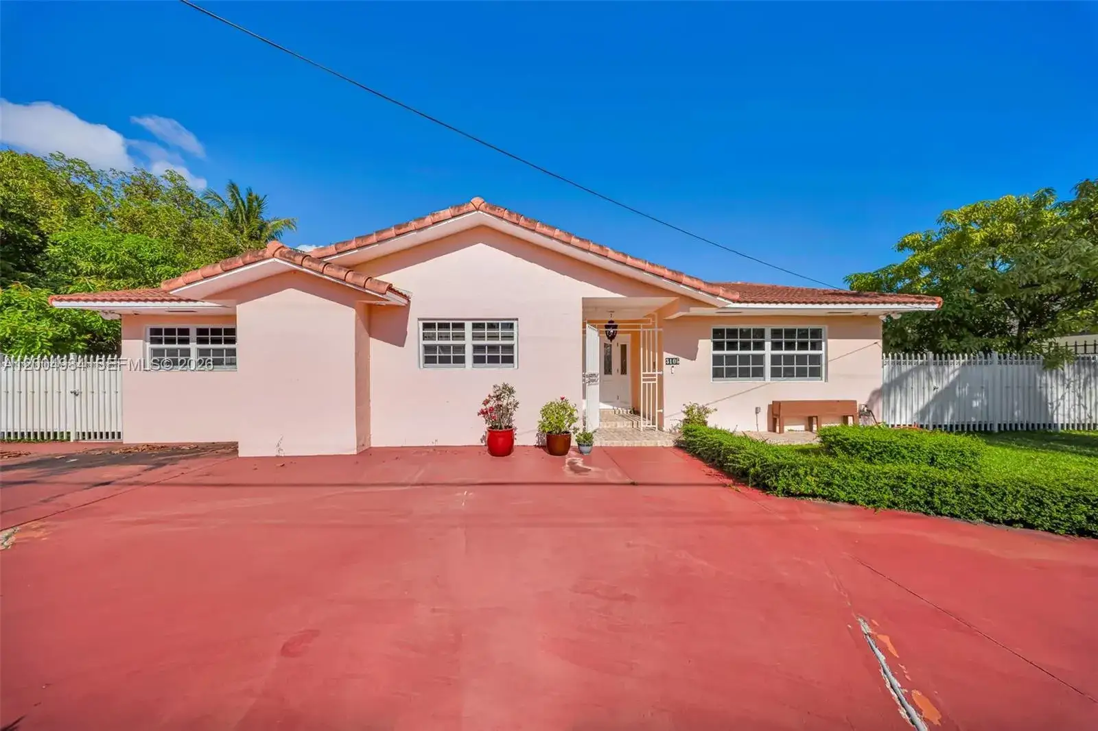 3 bedroom 2 bath Residential for sale at 3105 SW 113th Ave, Miami FL 33165