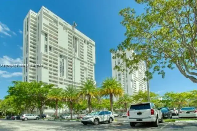 2 bedroom 2 bath Residential Lease for rent at 20225 NE 34th Ct # 1016, Aventura FL 33180