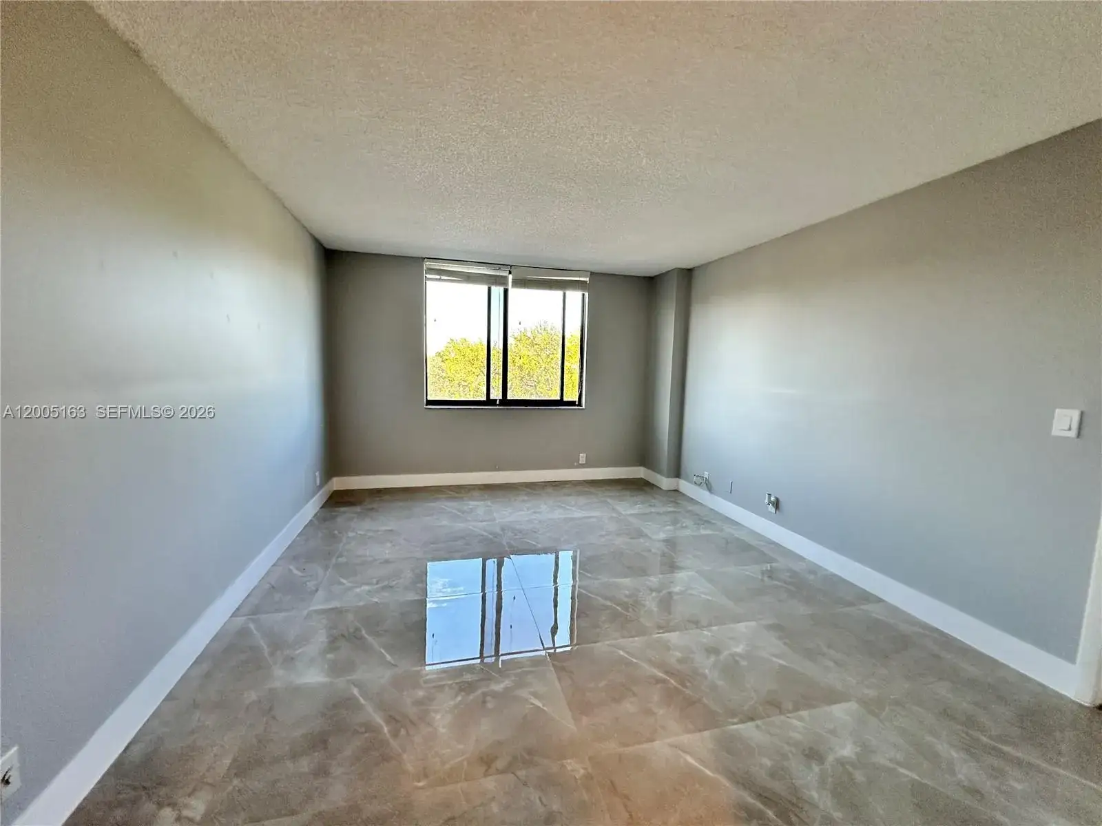 2 bedroom 2 bath Residential for sale at 901 Hillcrest Dr # 315, Hollywood FL 33021