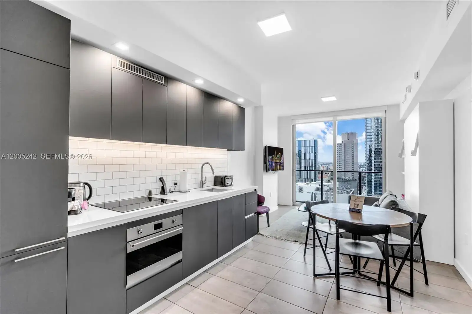 1 bedroom 1 bath Residential for sale at 227 NE 2nd St # 2503, Miami FL 33132