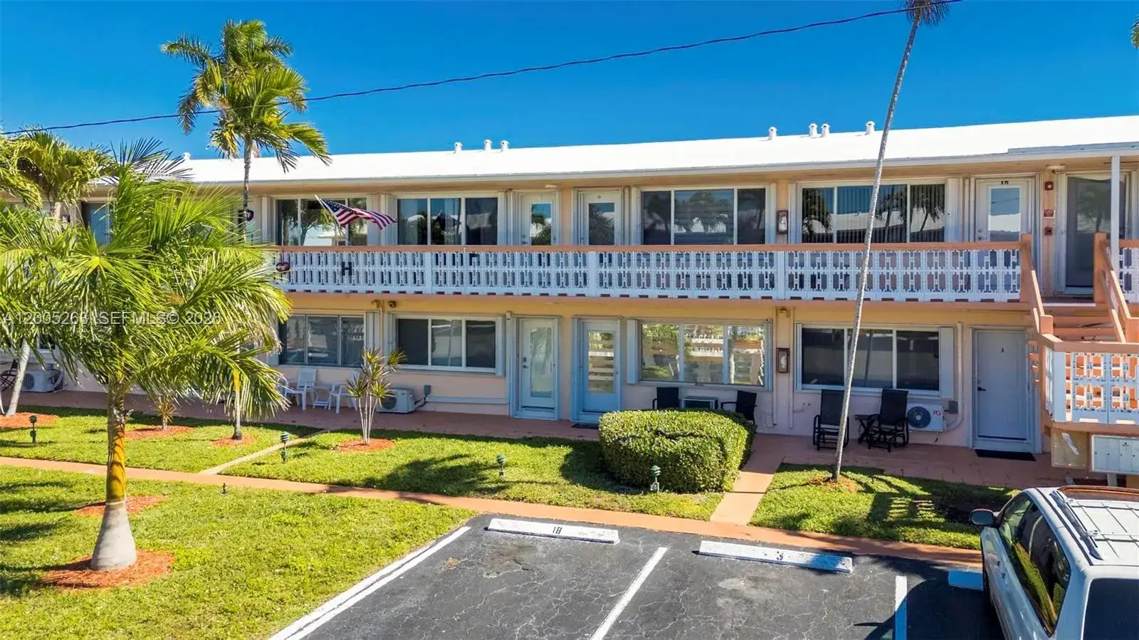 1 bedroom 1 bath Residential Lease for rent at 901 SW 11th Ave # 17H, Hallandale Beach FL 33009