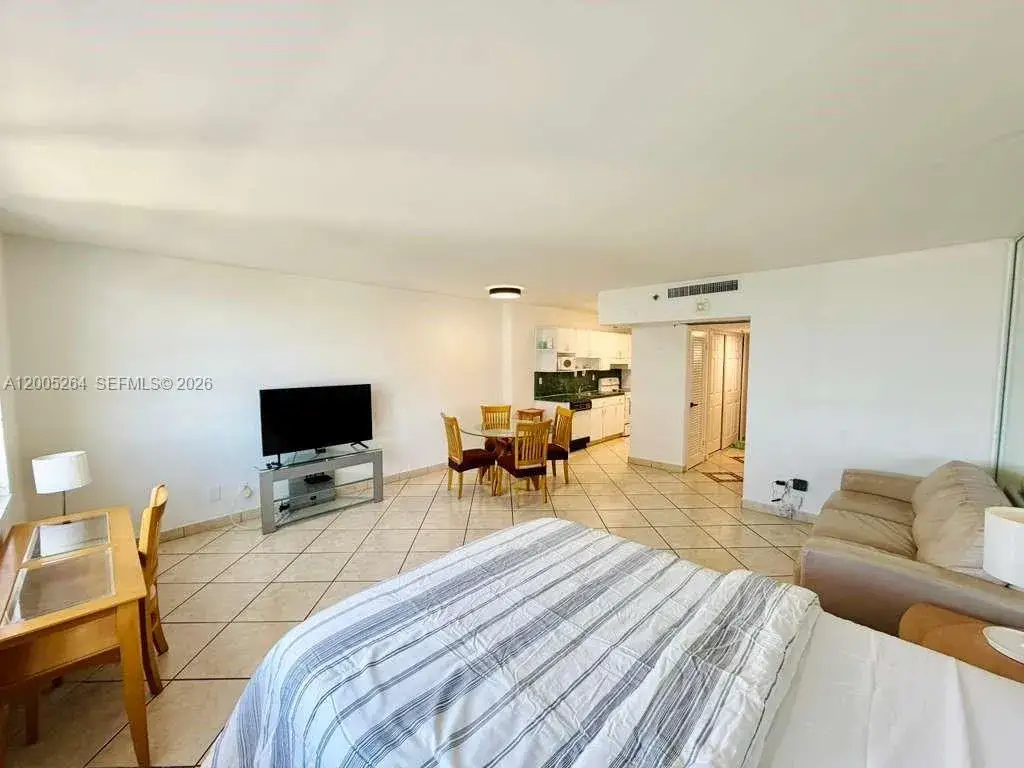 1 bath Residential Lease for rent at 100 Lincoln Rd # 731, Miami Beach FL 33139