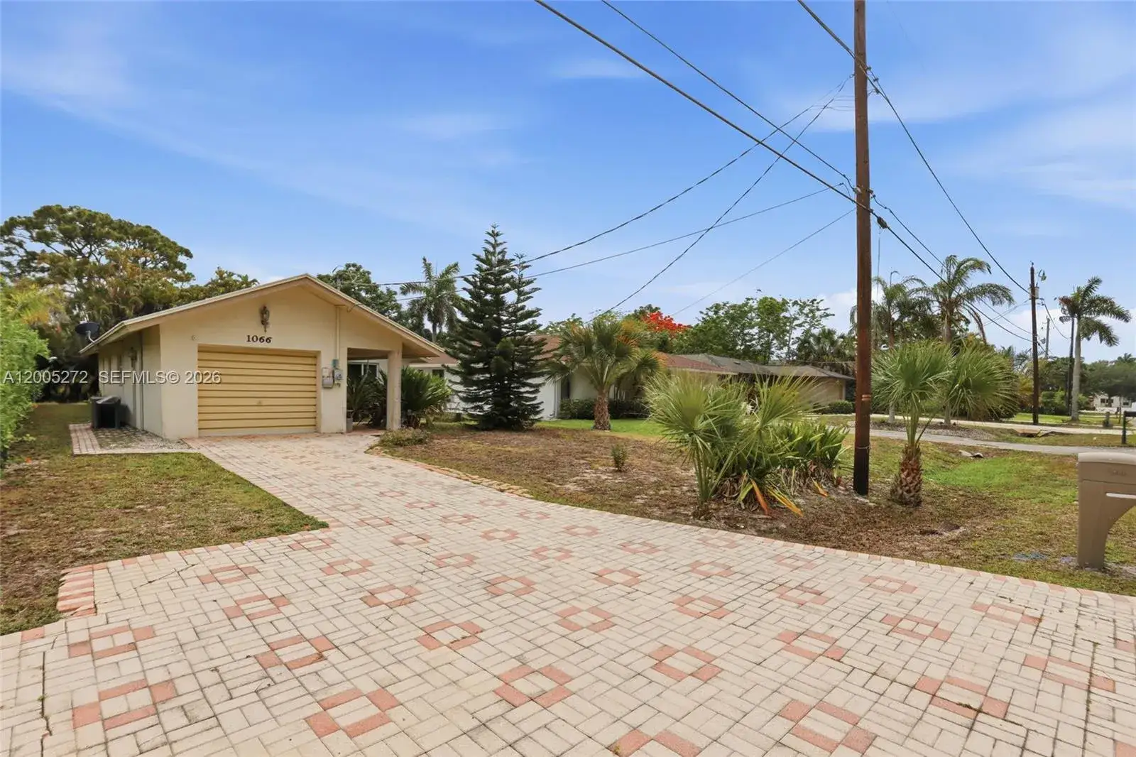 3 bedroom 2 bath Residential for sale at 1066 Highlands Dr, Naples FL 34103