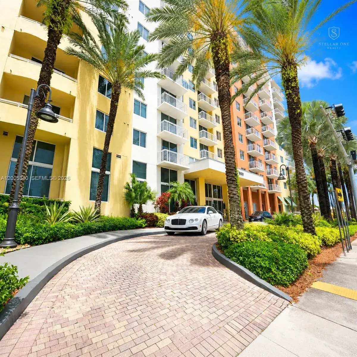 2 bedroom 2 bath Residential for sale at 18800 NE 29th Ave # 526, Aventura FL 33180