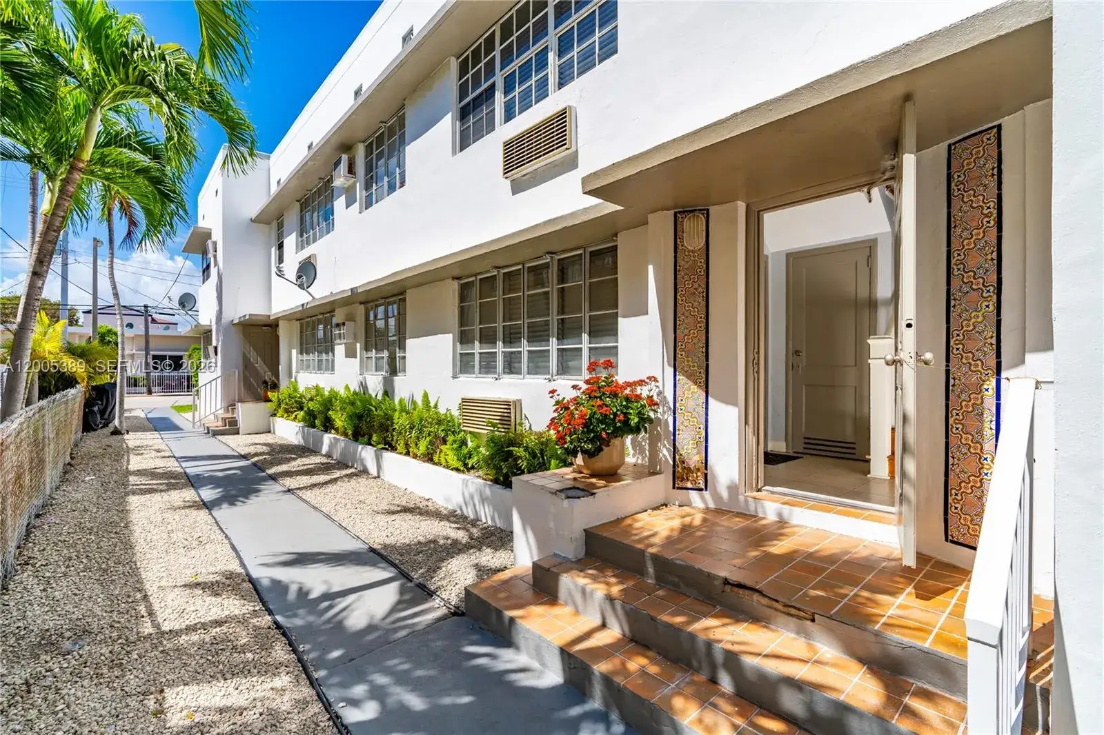 1 bedroom 1 bath Residential Lease for rent at 7633 Dickens Ave # 2, Miami Beach FL 33141