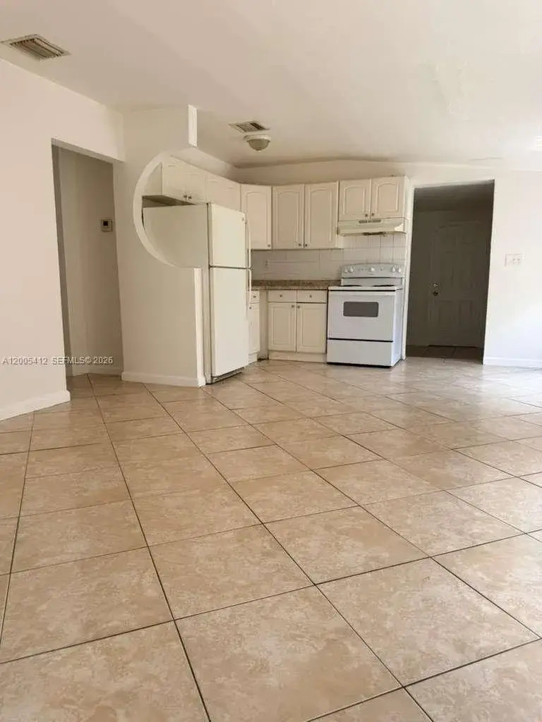 2 bedroom 1 bath Residential Lease for rent at 1942 Adams St # 1944, Hollywood FL 33020