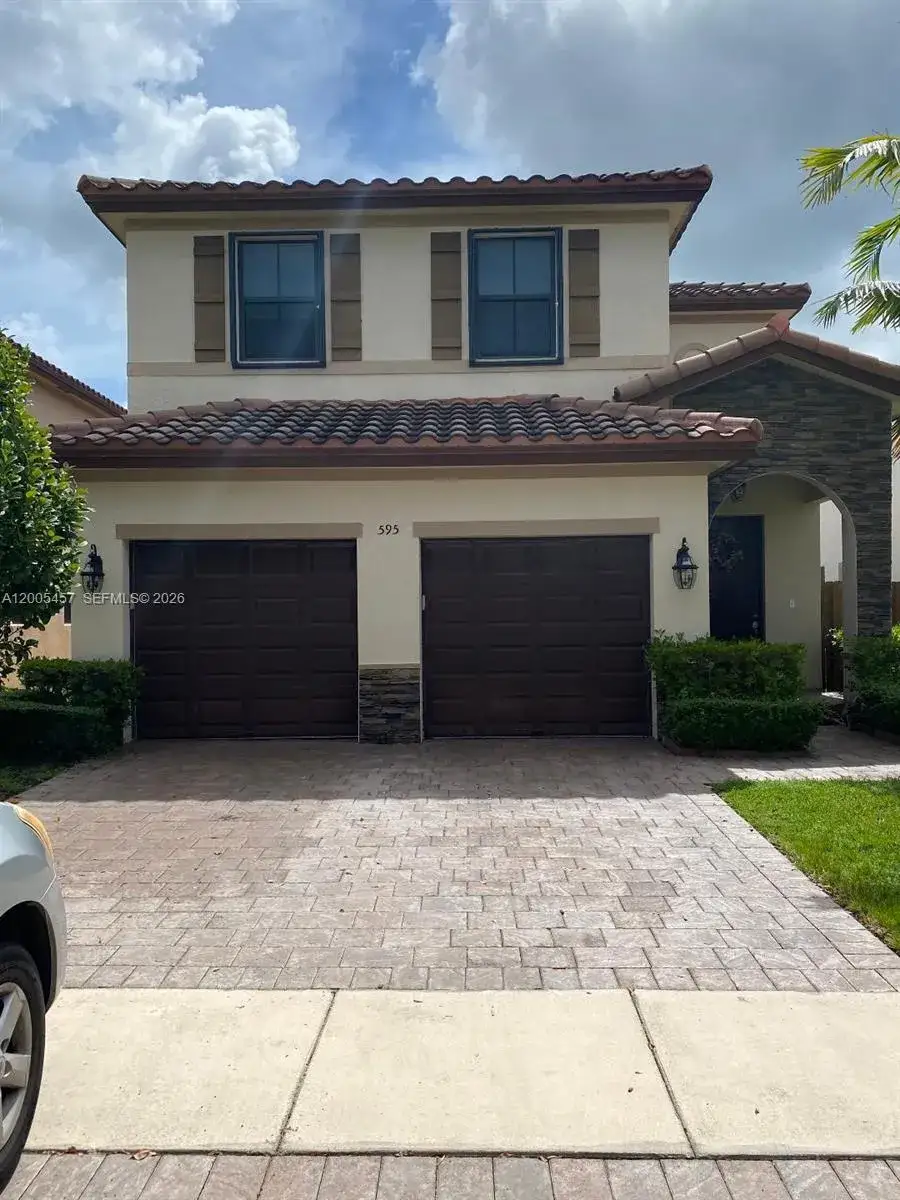 5 bedroom 3 bath Residential for sale at 595 SE 33rd Ter, Homestead FL 33033