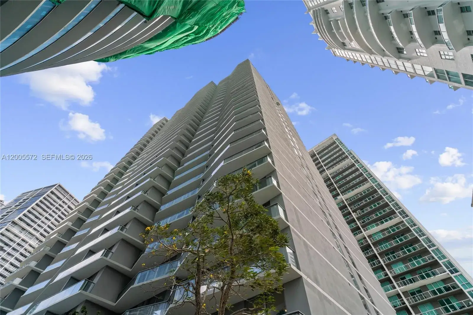 1 bedroom 1 bath Residential Lease for rent at 77 SE 5 # 507, Miami FL 33131
