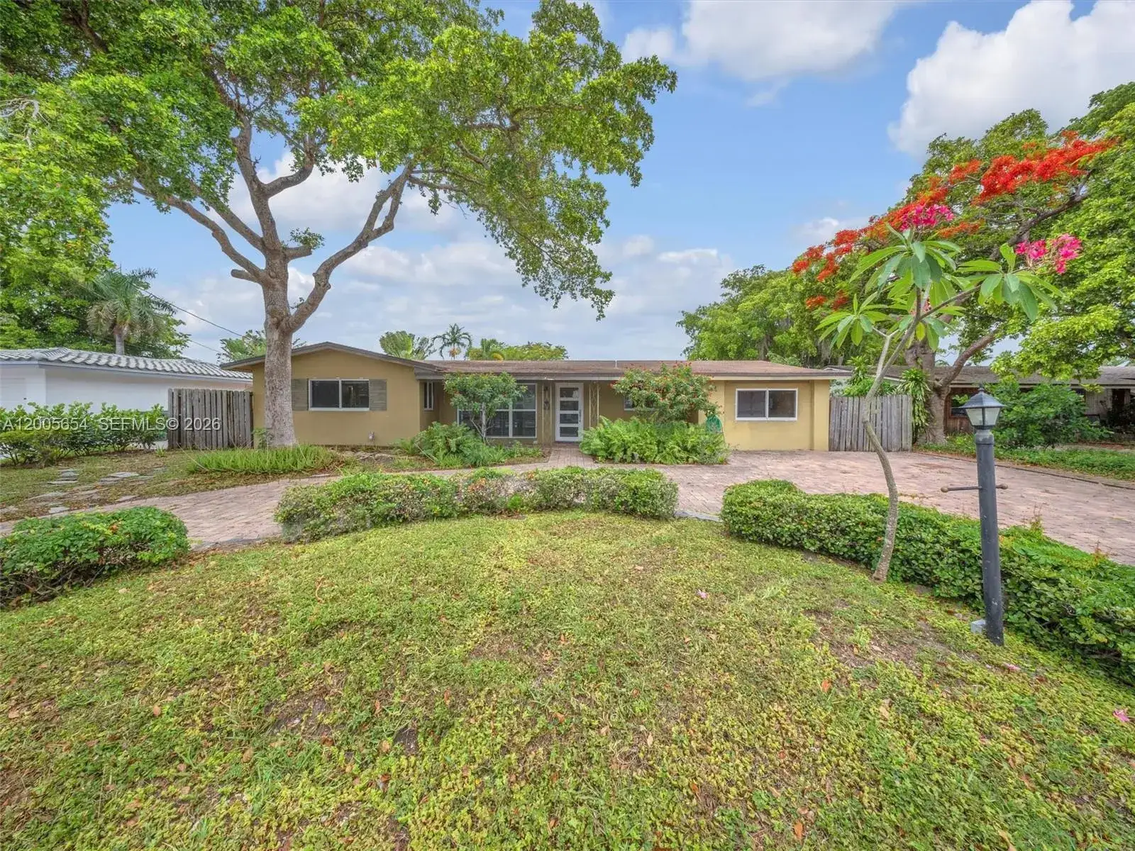 2 bedroom 2 bath Residential for sale at 4401 NE 15th Ter, Oakland Park FL 33334