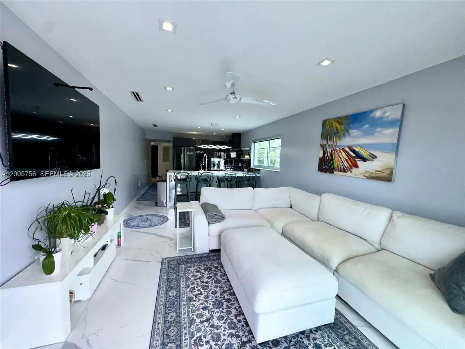3 bedroom 2 bath Residential Lease for rent at 1428 Euclid Ave # 207, Miami Beach FL 33139