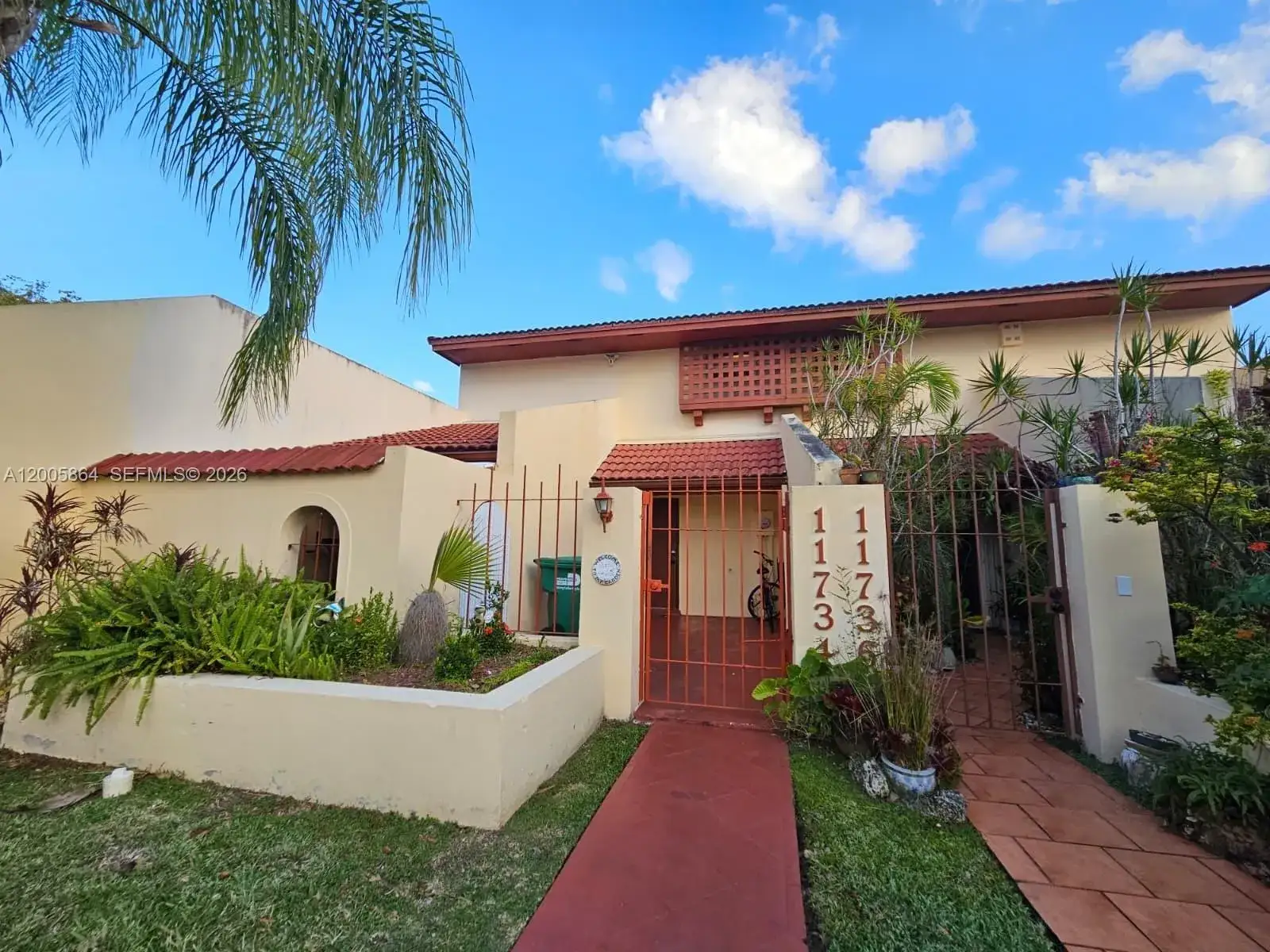 2 bedroom 2 bath Residential for sale at 11734 SW 112th Ln, Miami FL 33186