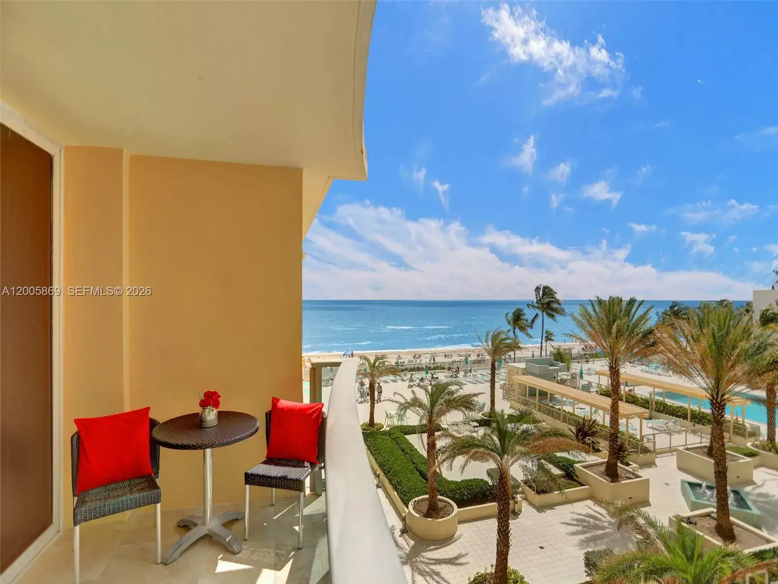 1 bedroom 1 bath Residential for sale at 2501 S Ocean Dr # 415, Hollywood FL 33019