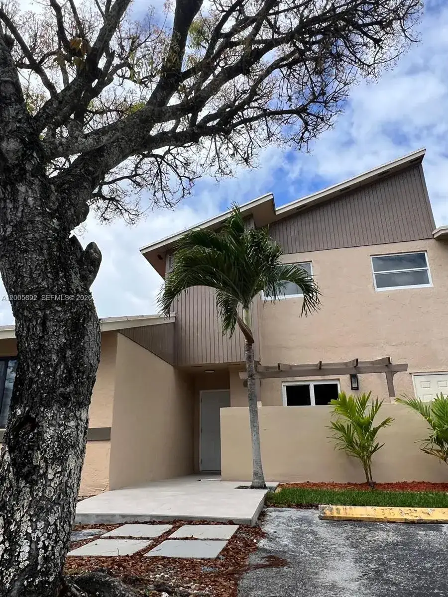 3 bedroom 2 bath Residential Lease for rent at 3632 SW 112th Ave # 3, Miami FL 33165