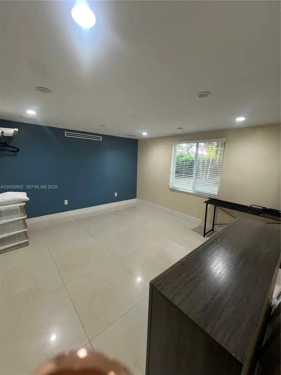 1 bedroom 1 bath Residential Lease for rent at 9945 SW 164th Ter # 1, Miami FL 33157