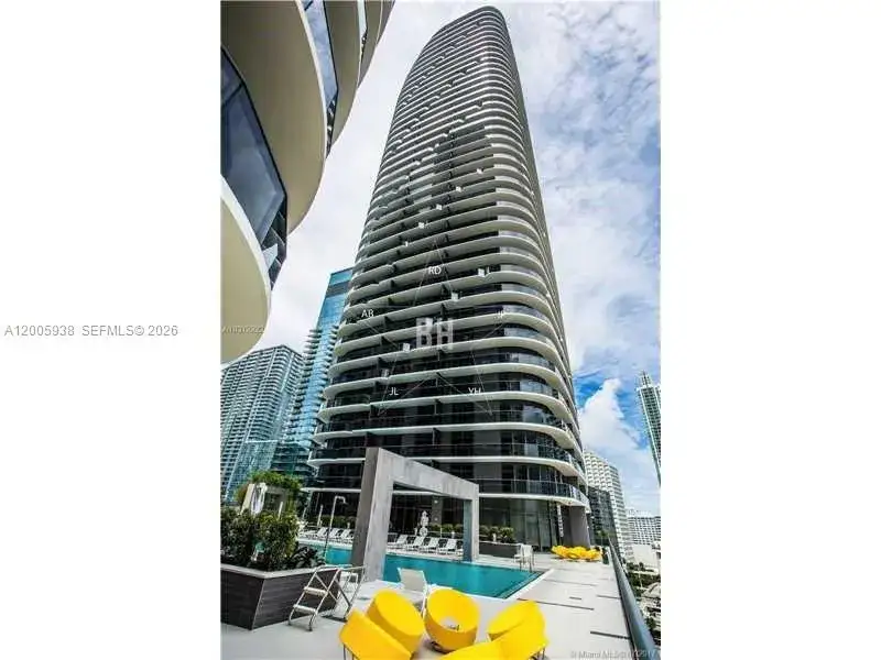 1 bedroom 1 bath Residential Lease for rent at 55 SW 9th St # 3610, Miami FL 33130