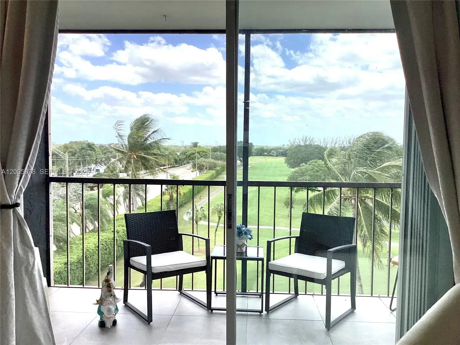 1 bedroom 1 bath Residential for sale at 8900 Washington Blvd, Pembroke Pines FL 33025