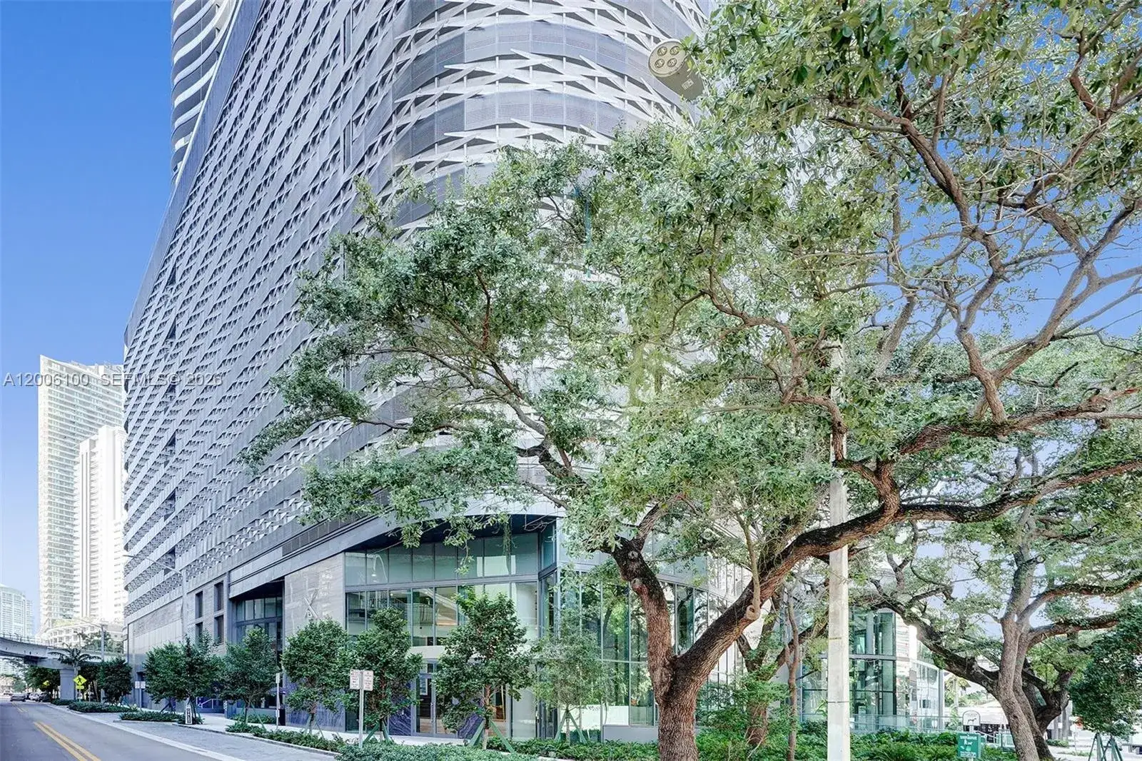 2 bedroom 2 bath Residential Lease for rent at 1000 Brickell Plaza, Miami FL 33131