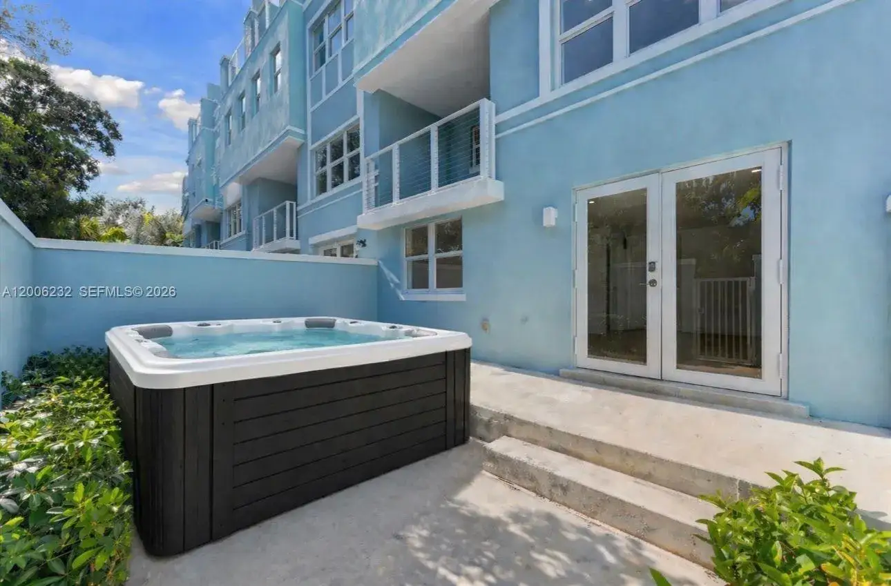 4 bedroom 2 bath Residential Lease for rent at 824 SE 12th Ct # 850, Fort Lauderdale FL 33316