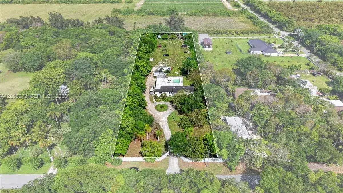 3 bedroom 2 bath Residential for sale at 23825 SW 142nd Ave, Homestead FL 33032