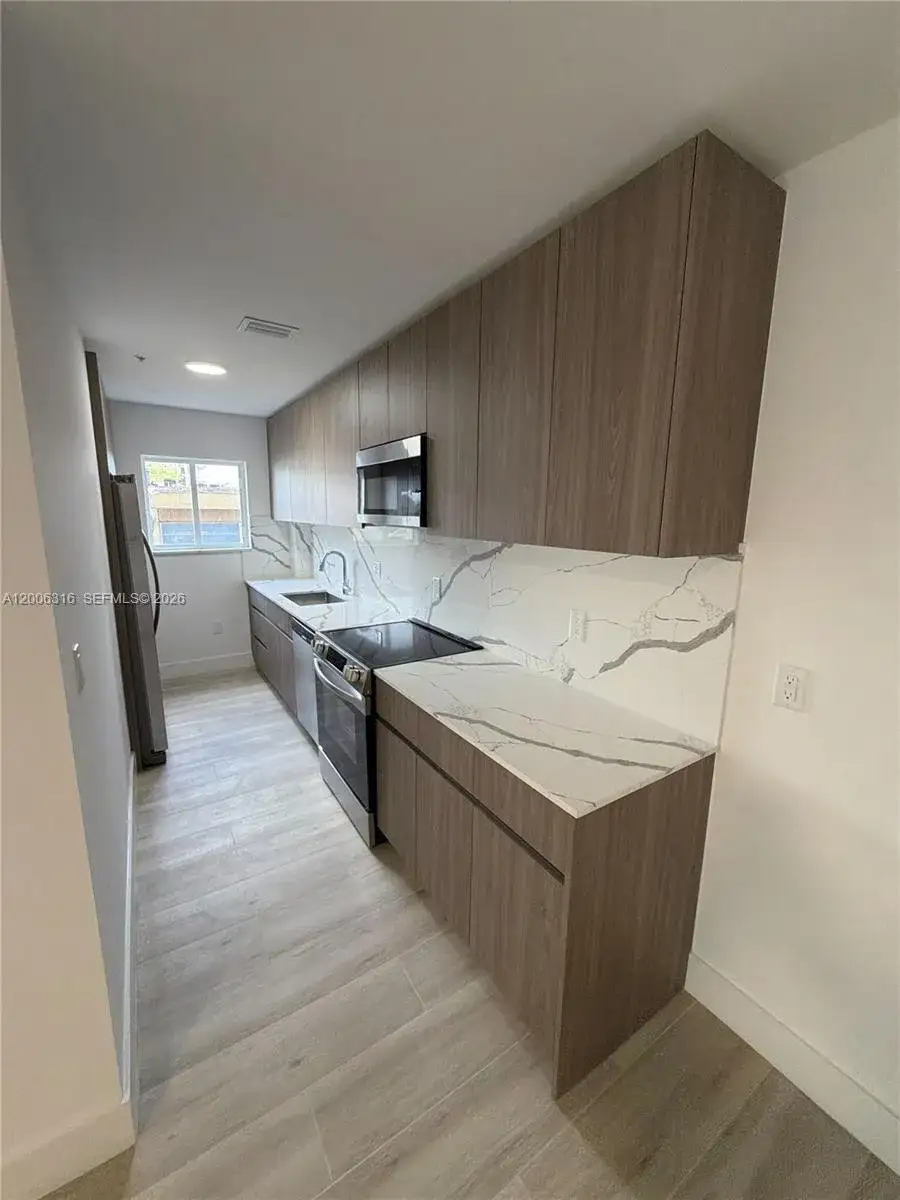 2 bedroom 2 bath Residential Lease for rent at 32 NW 14th Ave # 203, Miami FL 33125