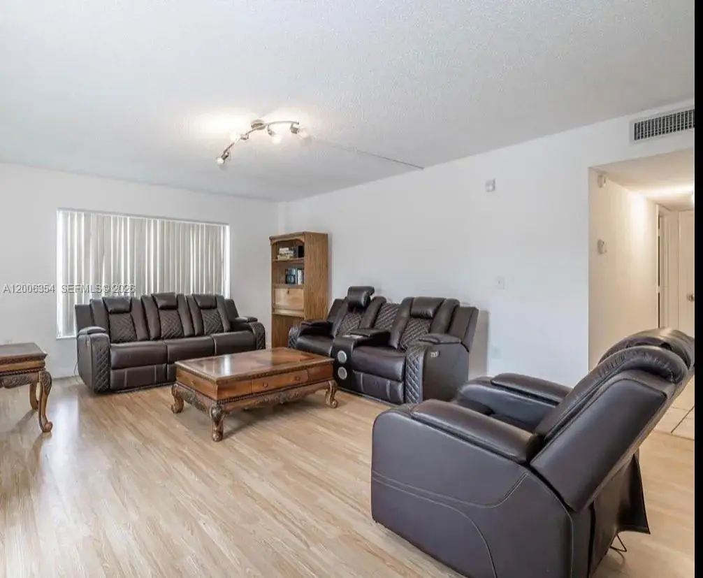 2 bedroom 2 bath Residential for sale at 4174 Inverrary Dr # 202, Lauderhill FL 33319