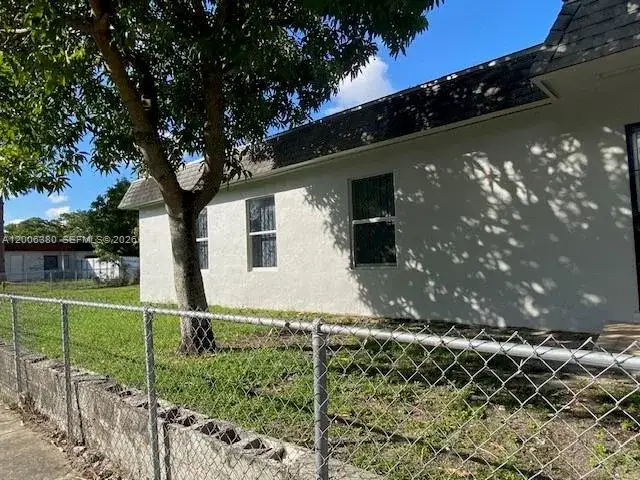 3929 NW 207th St Rd, Miami Gardens FL 33055