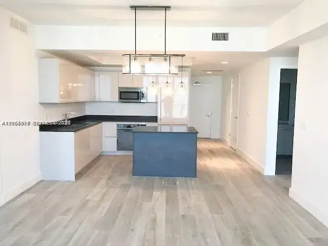 2 bedroom 2 bath Residential for sale at 1010 Brickell Ave # 4609, Miami FL 33131