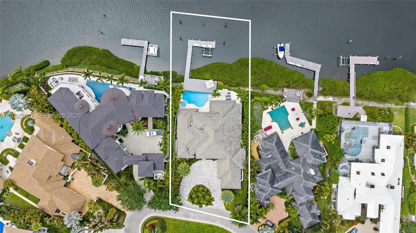 4 bedroom 3 bath Residential for sale at 121 Commodore Dr, Jupiter FL 33477