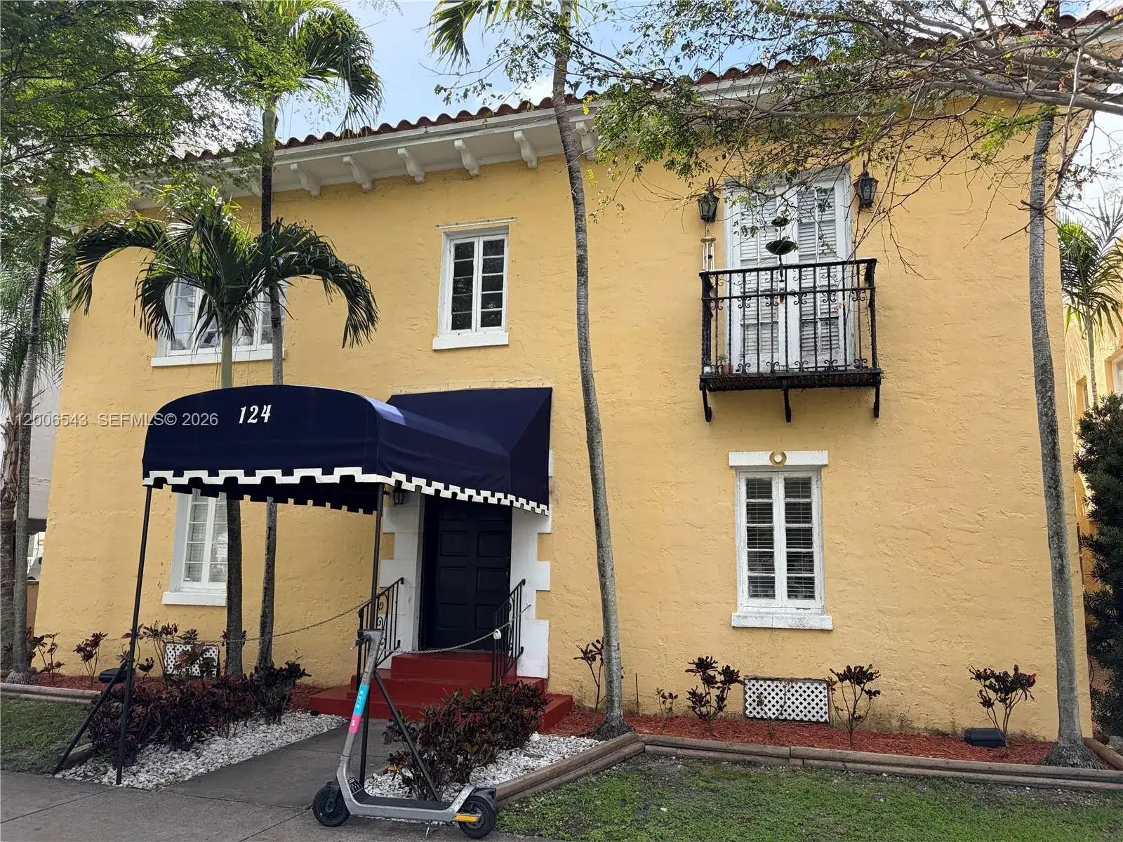 1 bath Residential for sale at 124 Mendoza Ave # 2A, Coral Gables FL 33134