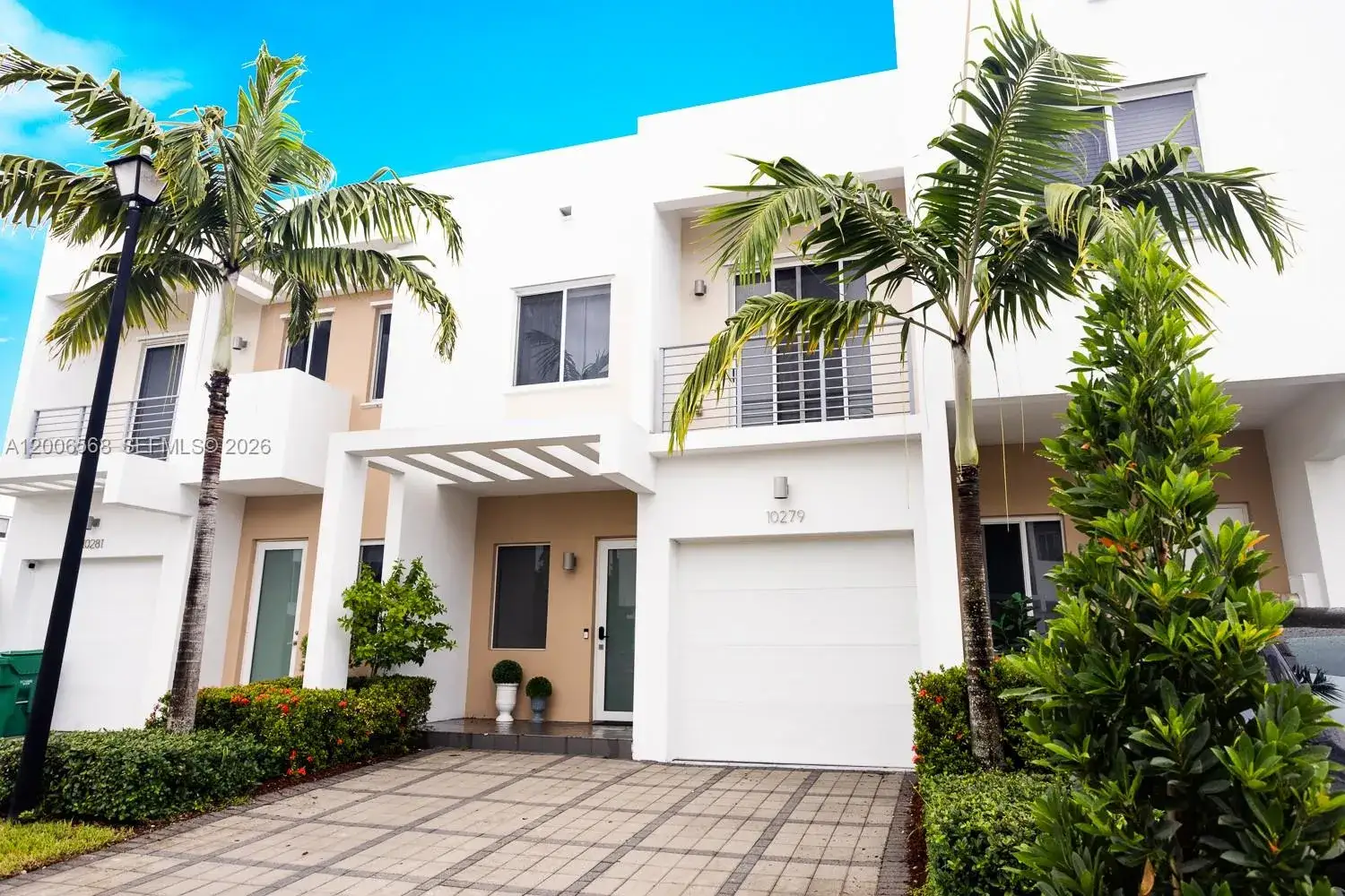 3 bedroom 2 bath Residential for sale at 10279 NW 72nd St, Doral FL 33178