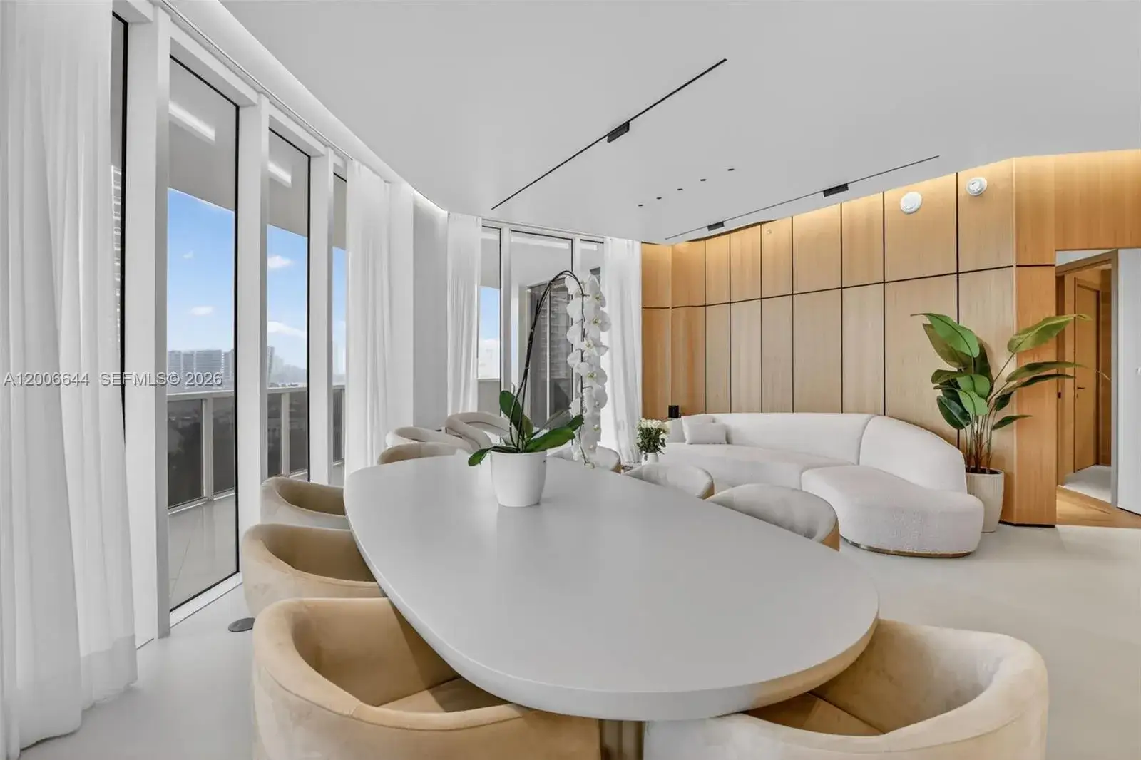 3 bedroom 3 bath Residential for sale at 4100 Island Blvd # 904, Aventura FL 33160
