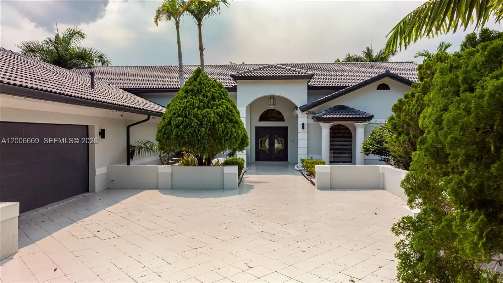 7 bedroom 5 bath Residential for sale at 1361 NW 116th Ave, Plantation FL 33323