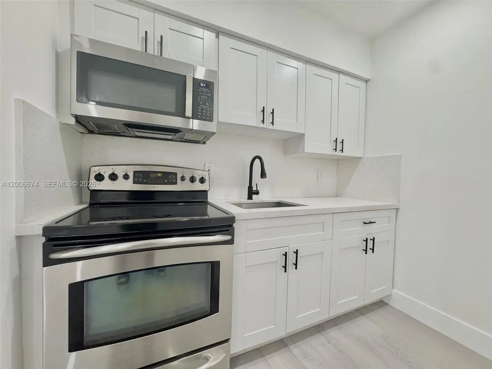 1 bedroom 1 bath Residential Lease for rent at 417 NW 2nd Ave # 000, Hallandale Beach FL 33009