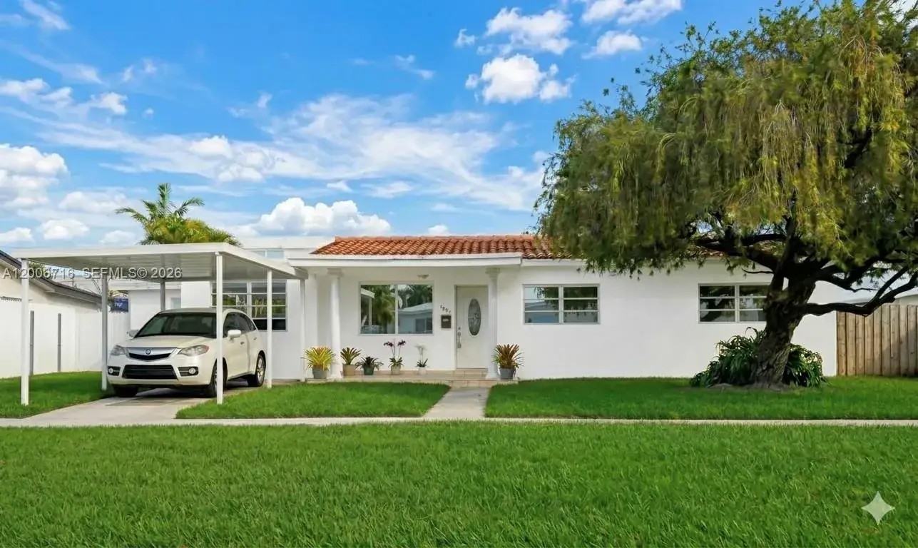 3 bedroom 2 bath Residential for sale at 3831 E 10th Ave, Hialeah FL 33013