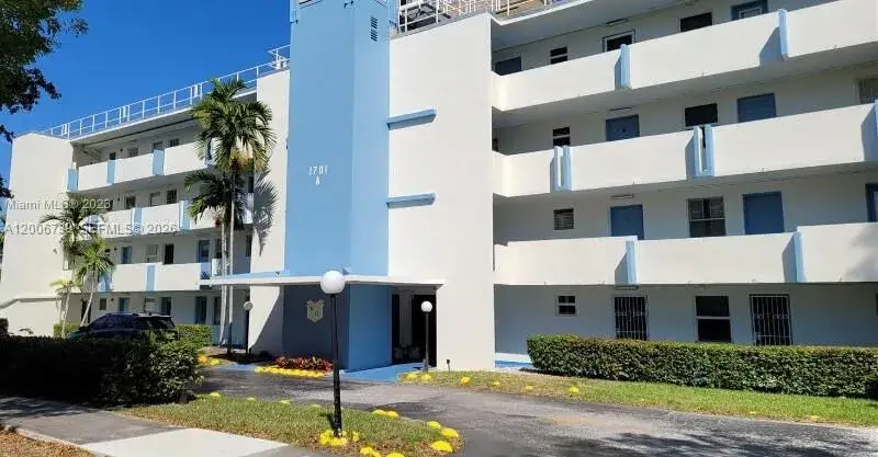1 bedroom 1 bath Residential Lease for rent at 1701 NE 191st St # A106, Miami FL 33179