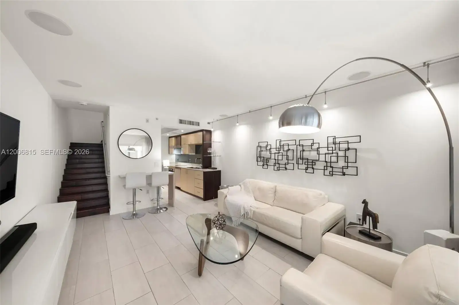 1 bedroom 1 bath Residential for sale at 2130 Park Ave, Miami Beach FL 33139