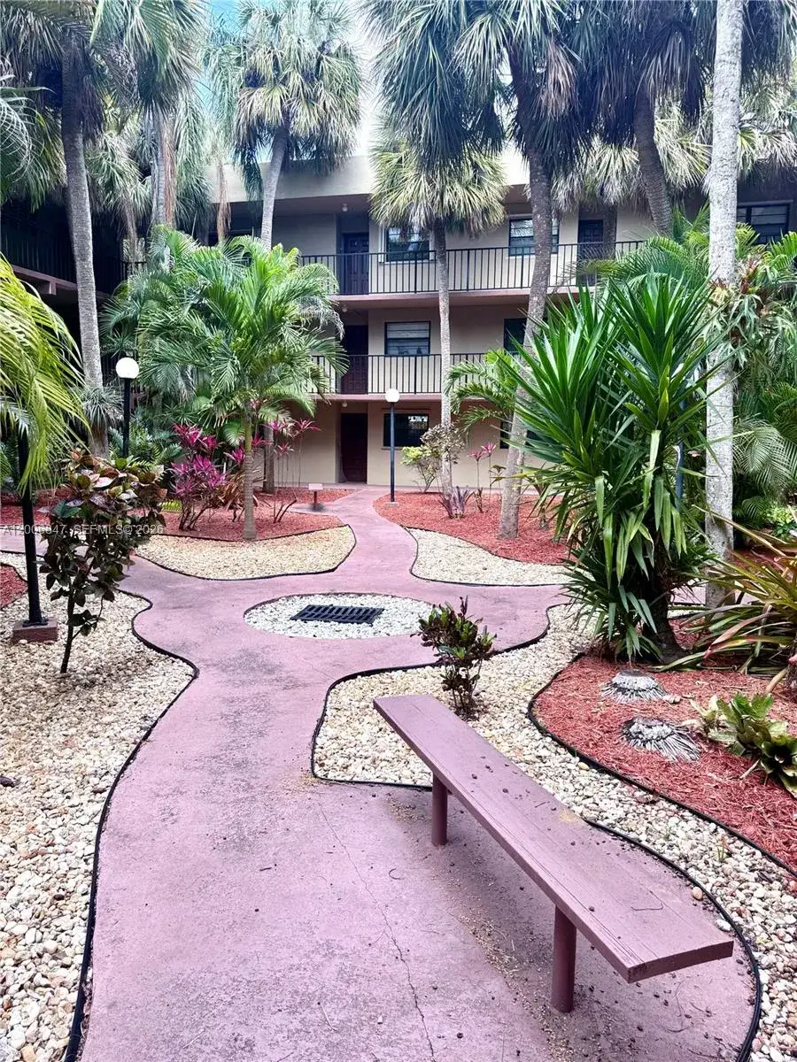 2 bedroom 2 bath Residential Lease for rent at 10835 SW 112th Ave # 306, Miami FL 33176