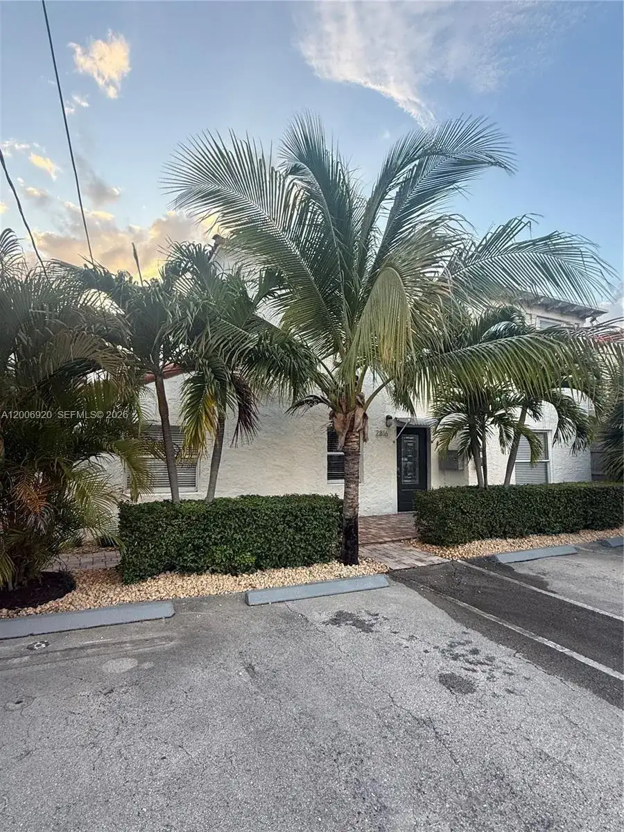 2 bedroom 1 bath Residential Lease for rent at 2816 Pine Tree Dr # 2, Miami Beach FL 33140