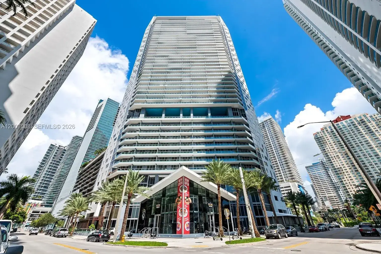 1 bedroom 1 bath Residential for sale at 1300 Brickell Bay Dr # 604, Miami FL 33131