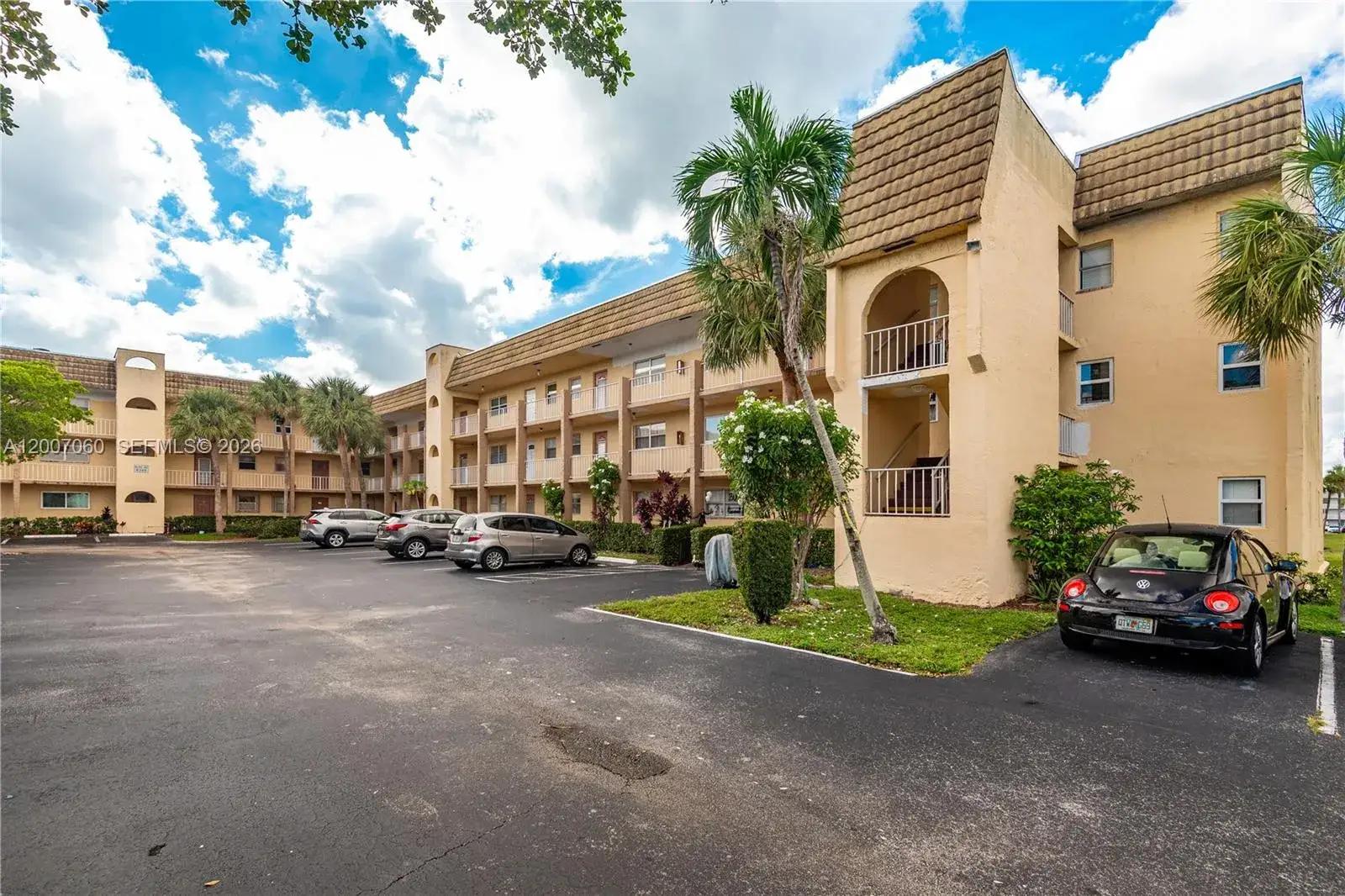 2 bedroom 2 bath Residential for sale at 8345 Sunrise Lakes Blvd # 210, Sunrise FL 33322