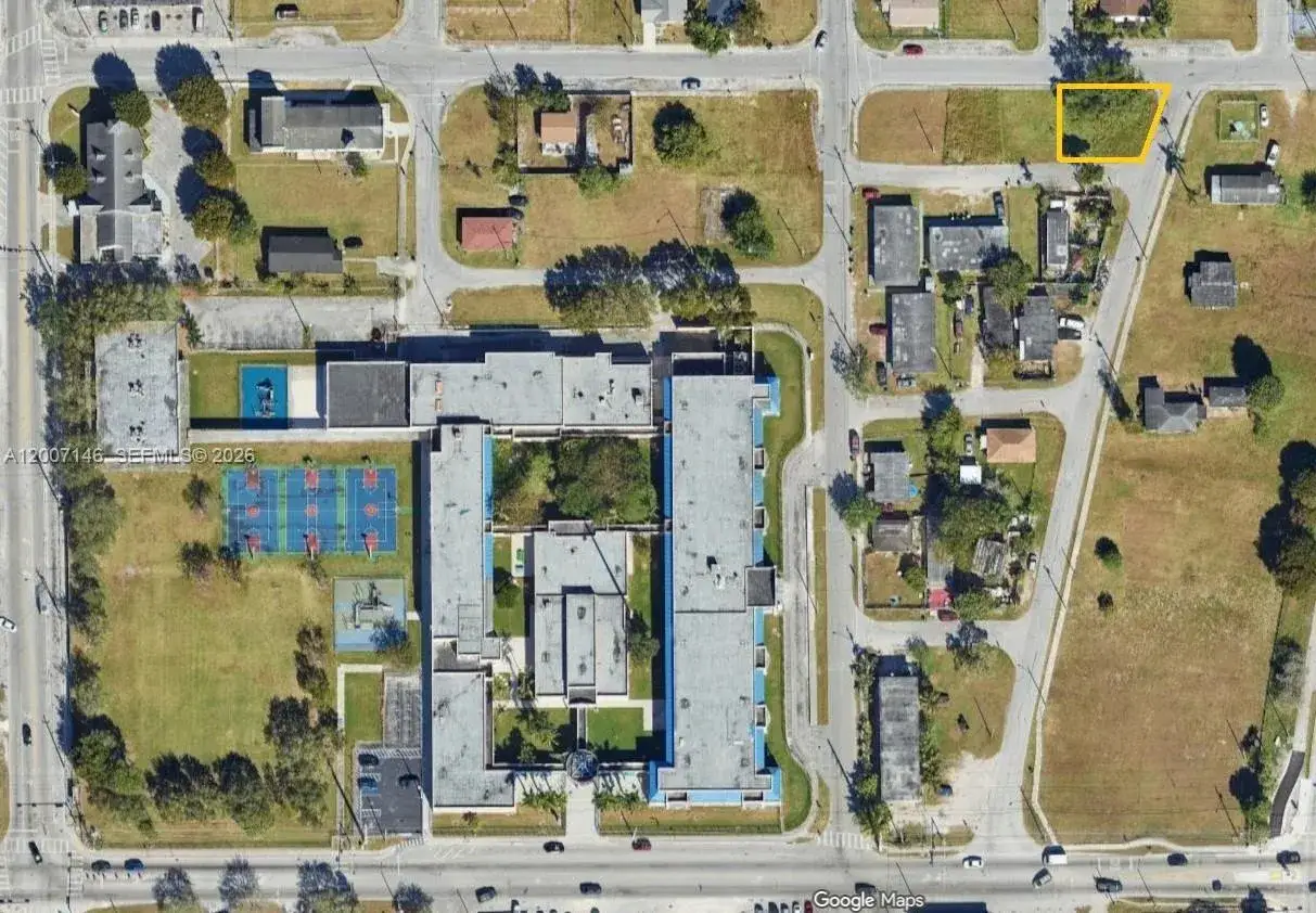 300 SW 6 Street, Homestead FL 33030