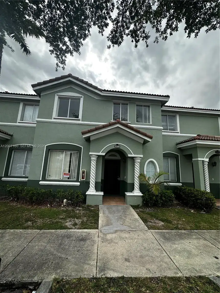 4 bedroom 3 bath Residential Lease for rent at 2812 SE 16th Ave # 121, Homestead FL 33035