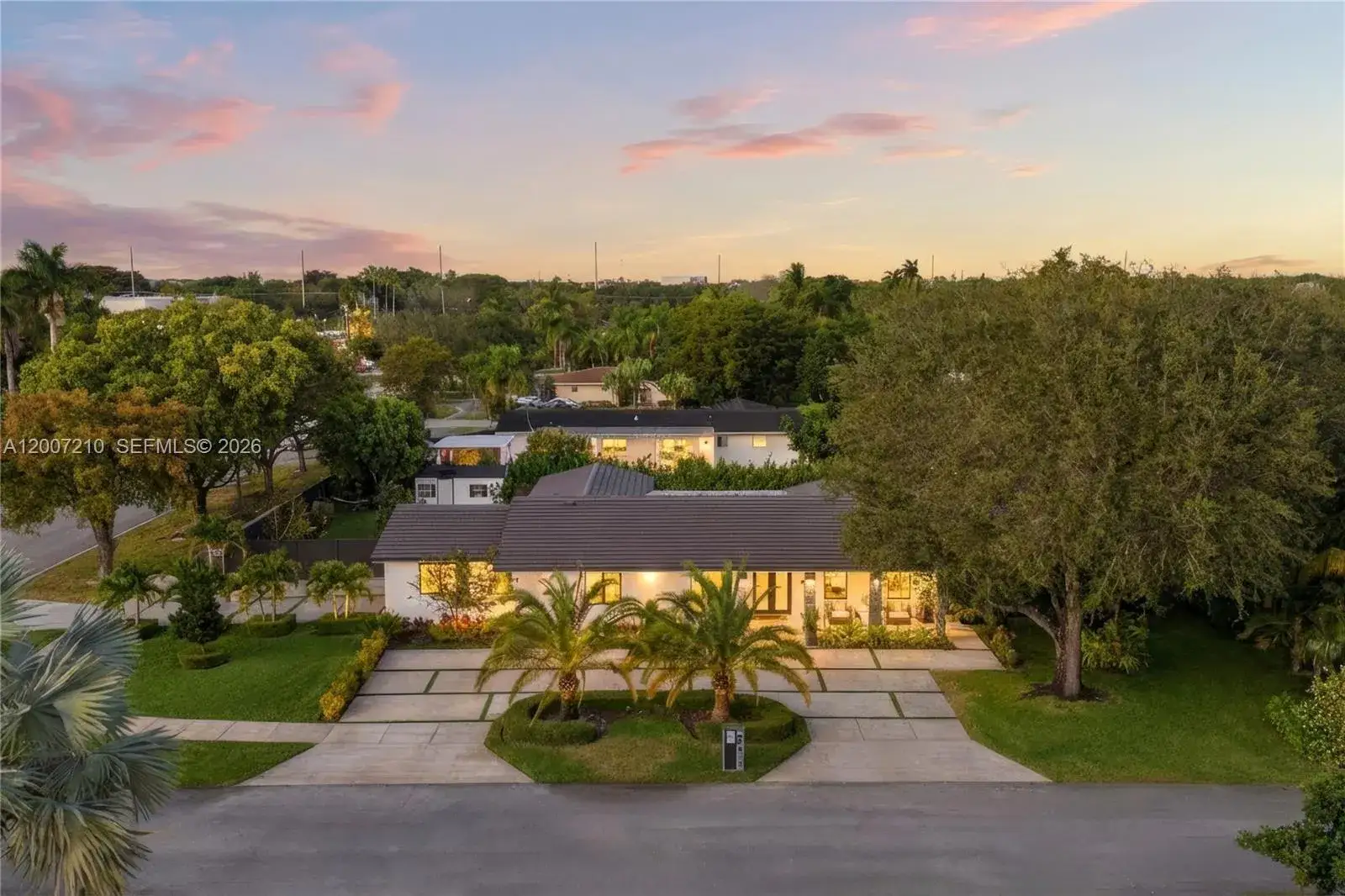4 bedroom 4 bath Residential for sale at 8625 SW 147th St, Palmetto Bay FL 33158